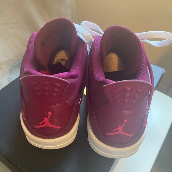 Air Jordan’s “valentines day” True berry